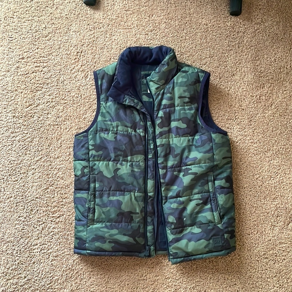 Gap kids vest, camouflage print